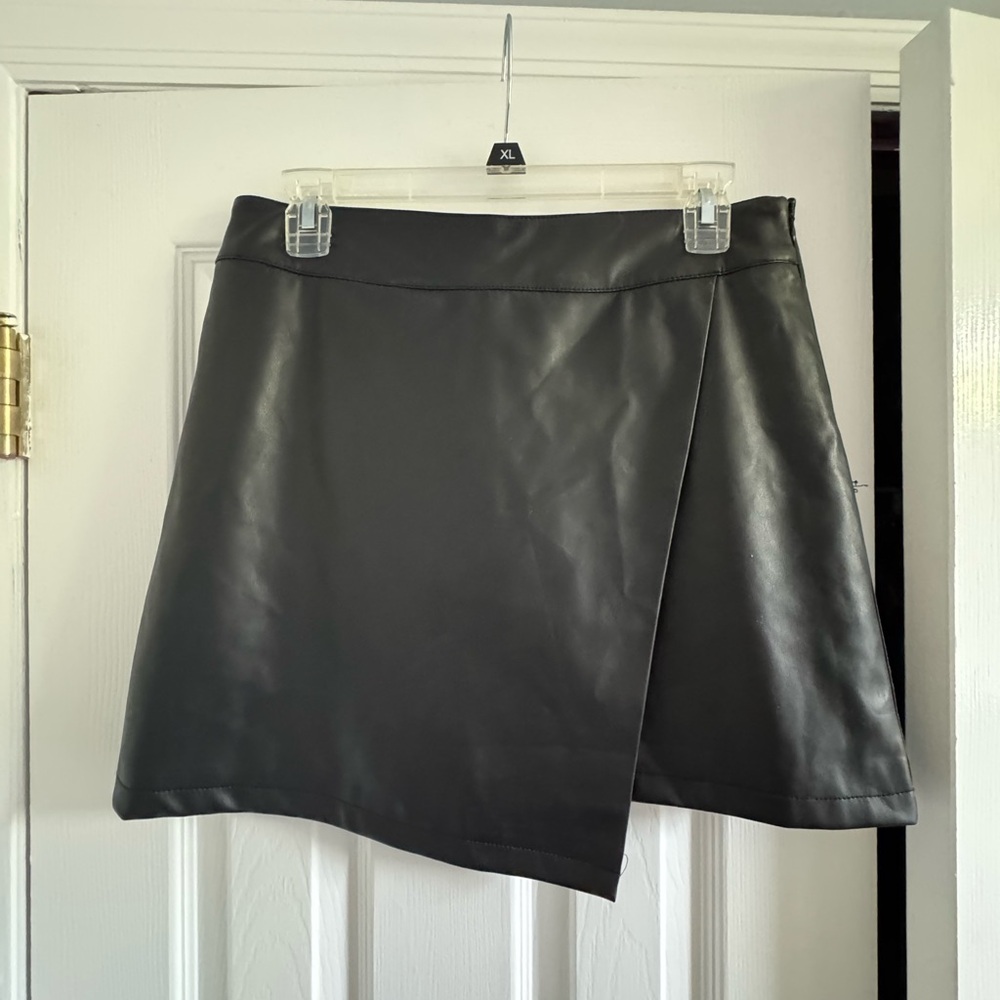 Forever 21 Black Faux Leather Mini Skirt